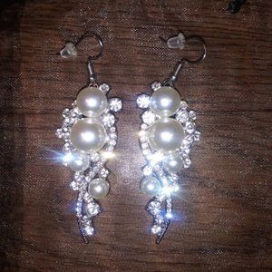 BEAUTIFUL NEW EARRINGS - SPARKLE